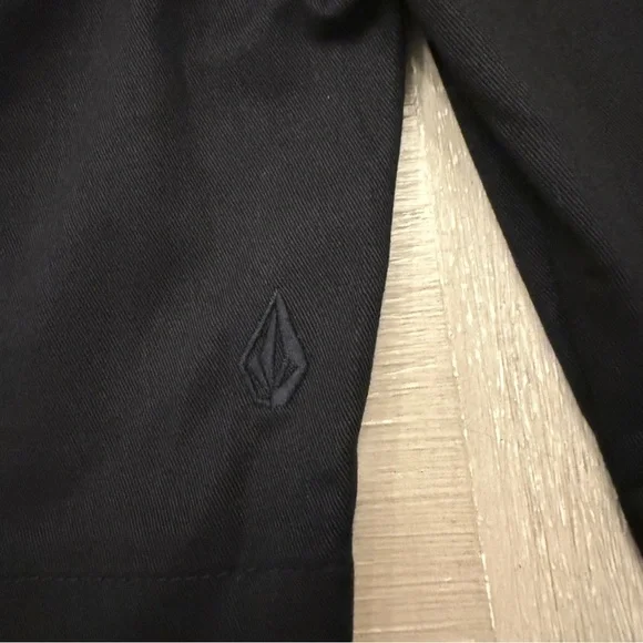 Volcom Boys 28 or size 16 Black Shorts for school - Picture 8 of 10